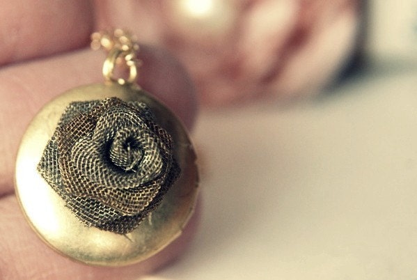The Shy Rose. A vintage mesh and gold locket.