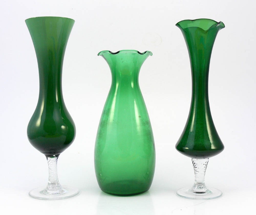 Set of 3 Vintage Shabby Chic Emerald Green Art Glass Bud Vases