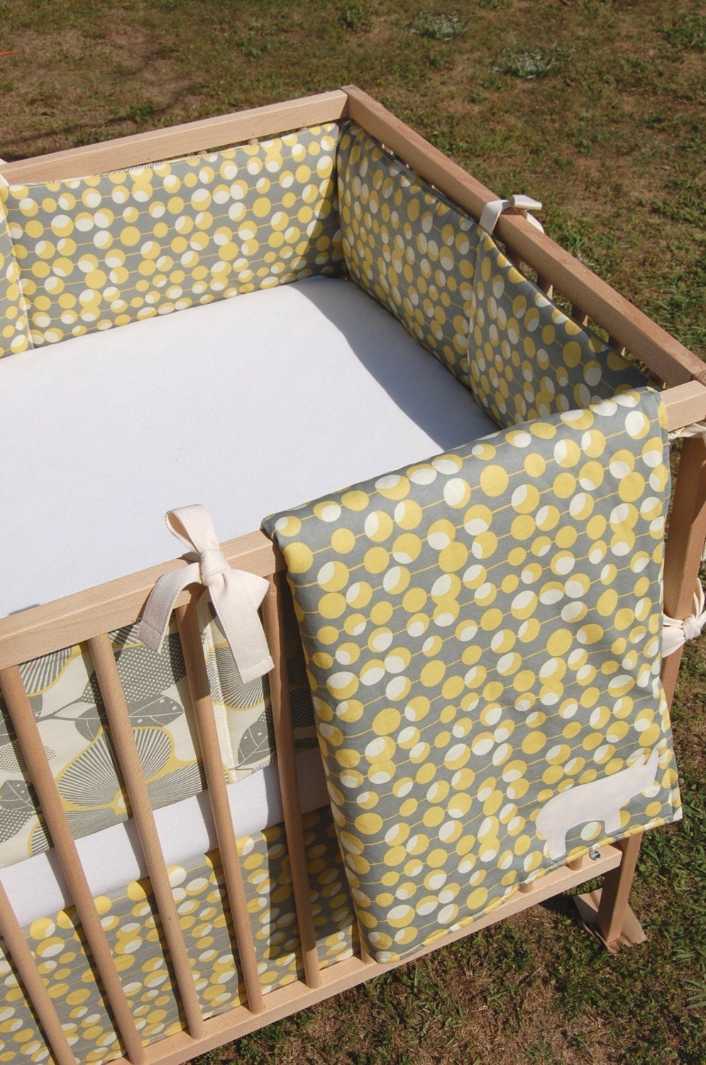 crib set, grey and yellow optic linen