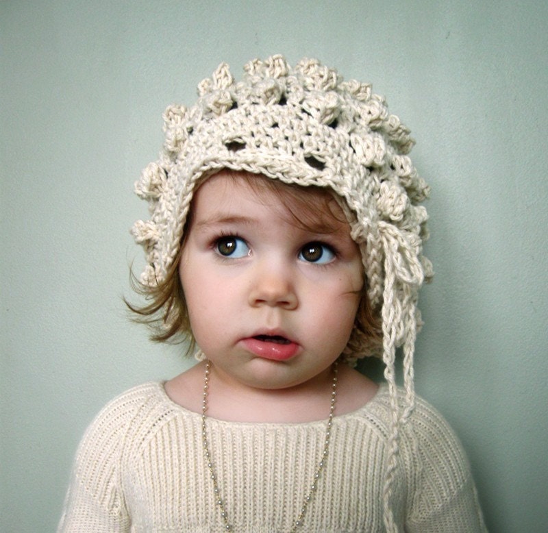 Popcorn Beret with Drawstring in Ecru - One Size Fits Most Children