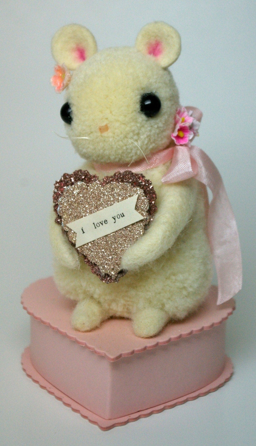 Baby Sugar Mouse - I Love You - Keepsake Box Valentine's Day