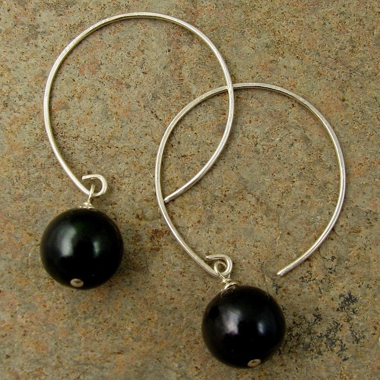 mystic... black pearls, hand formed sterling silver open hoops earrings