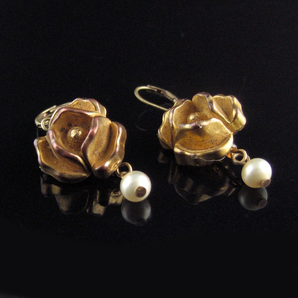 wiredvintage Vintage carved rose button earrings