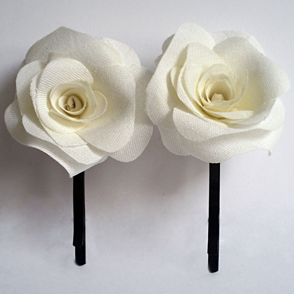 White roses bobby pins