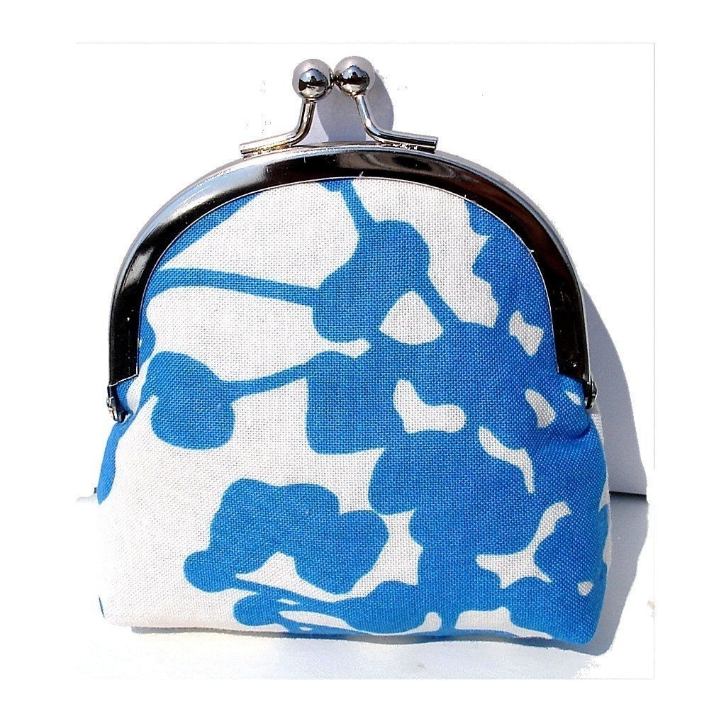 Blue and White Pod Small Frame Coin Purse