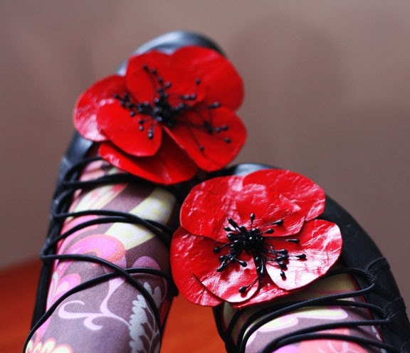 Clip it.....Poppy flowers leather shoe clips