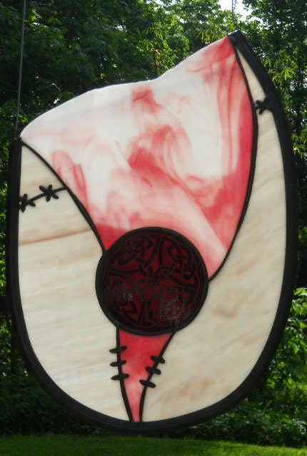 Celtic Knot Panel in Red, Pink and White