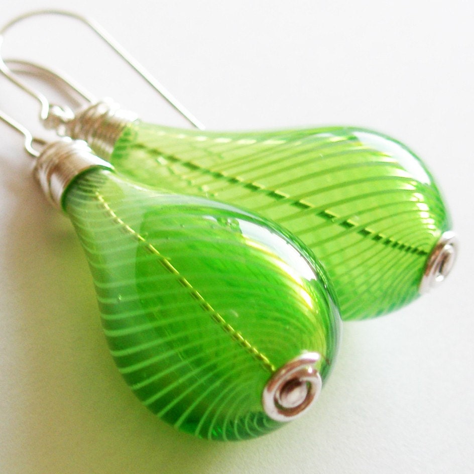 Swirl green pear shape hand blown glass beads sterling silver earring