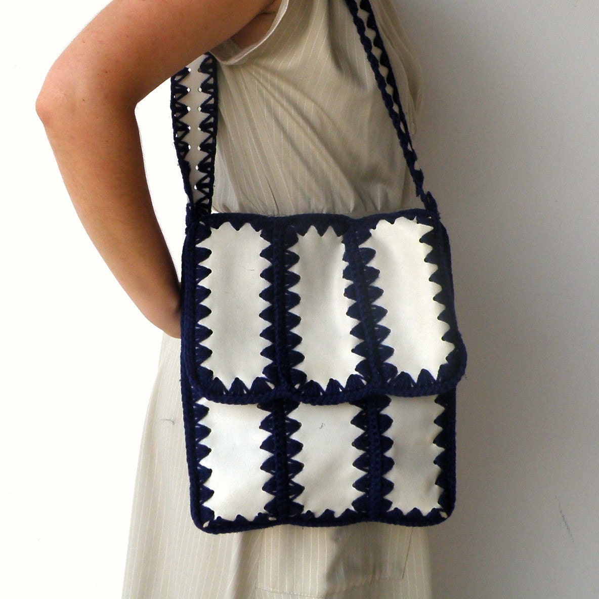 Vintage 1970s Faux Leather and Wool-Crochet  Scallop Bag