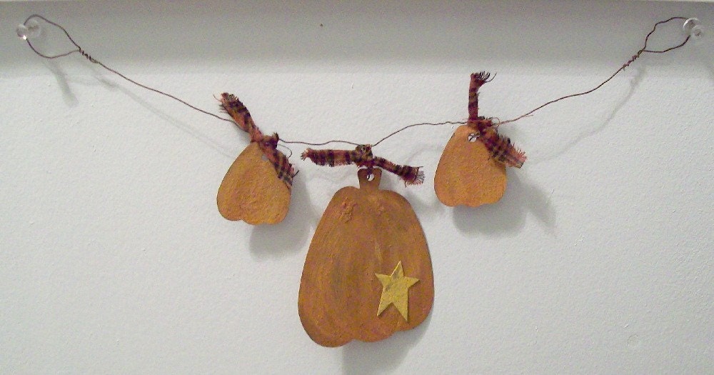 Primitive Tin Pumpkin Swag on Rusty Wire for Fall Autumn Decorating ACOFG