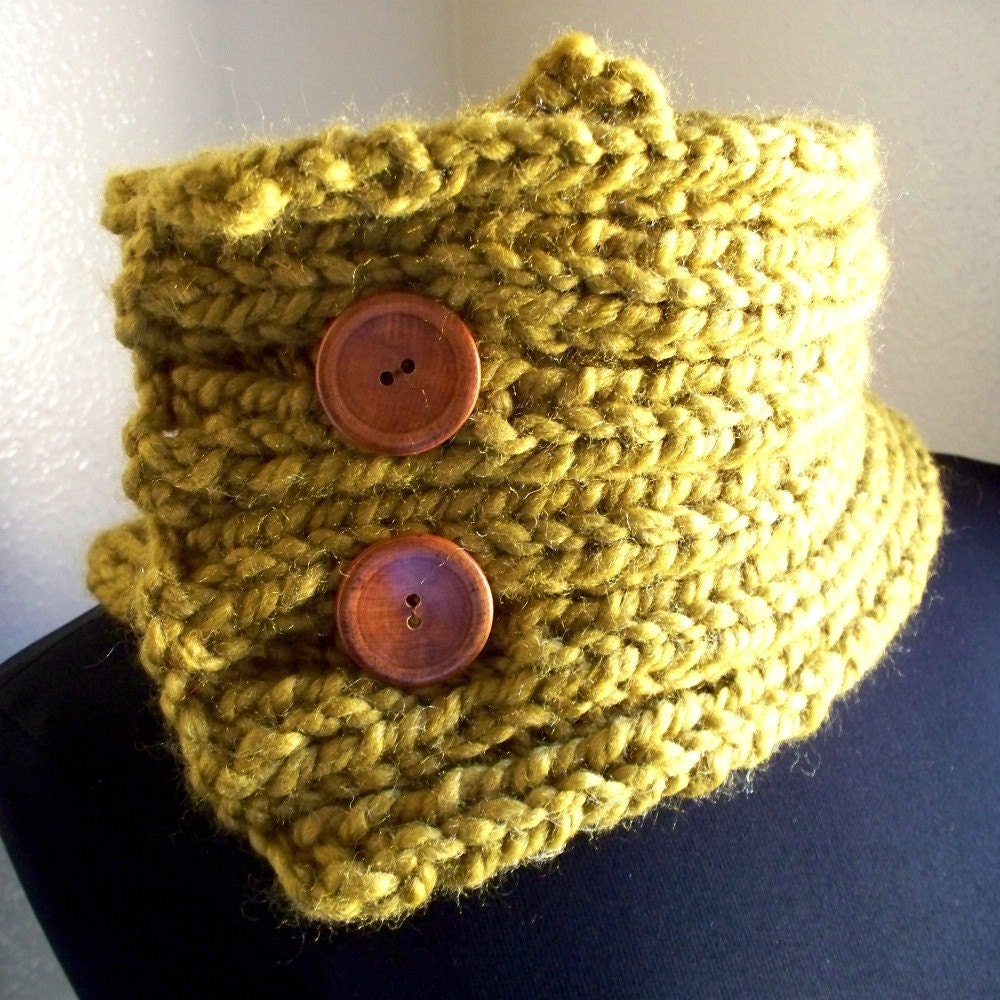 Knit Saffron Bulky Cowl / Neckwarmer