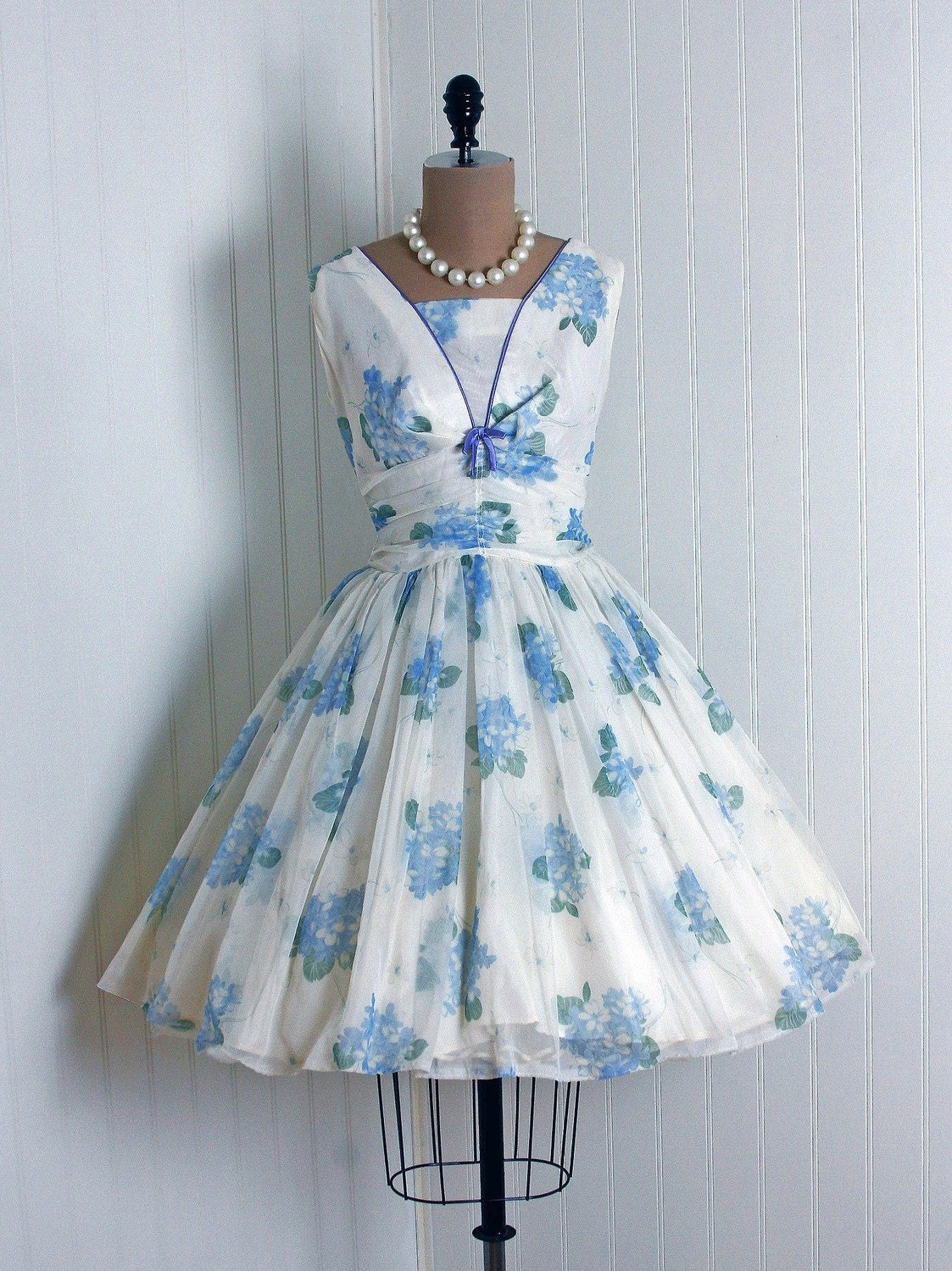 1950's Vintage Blue-Floral Watercolor White-Garden Flowing Scenic-Print Botanical Chiffon-Couture Sleeveless Shelf-Bust Bow Ruched Nipped-Waist Rockabilly Ballerina-Cupcake Princess Full Circle-Skirt Bombshell Wedding Formal Cocktail Prom Party Dress