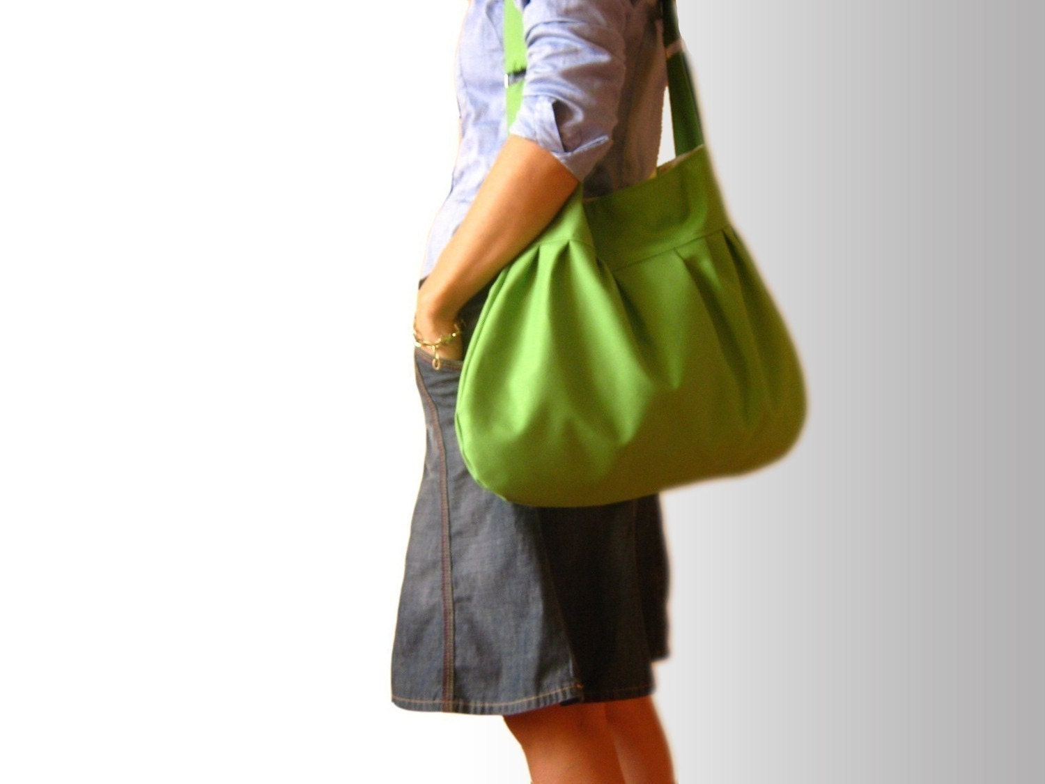 Pretty in Apple Green --everyday purse with ZIPPERED closure--