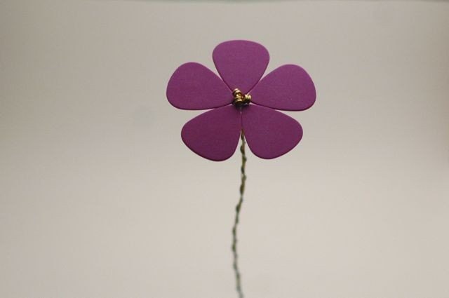 Purple Daisy - guitar pick flower