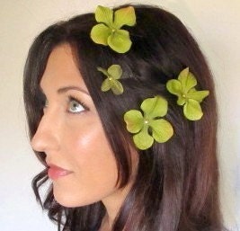 Giverny - Flower Hair Clips Bobbies Sage Green Gold Hearts