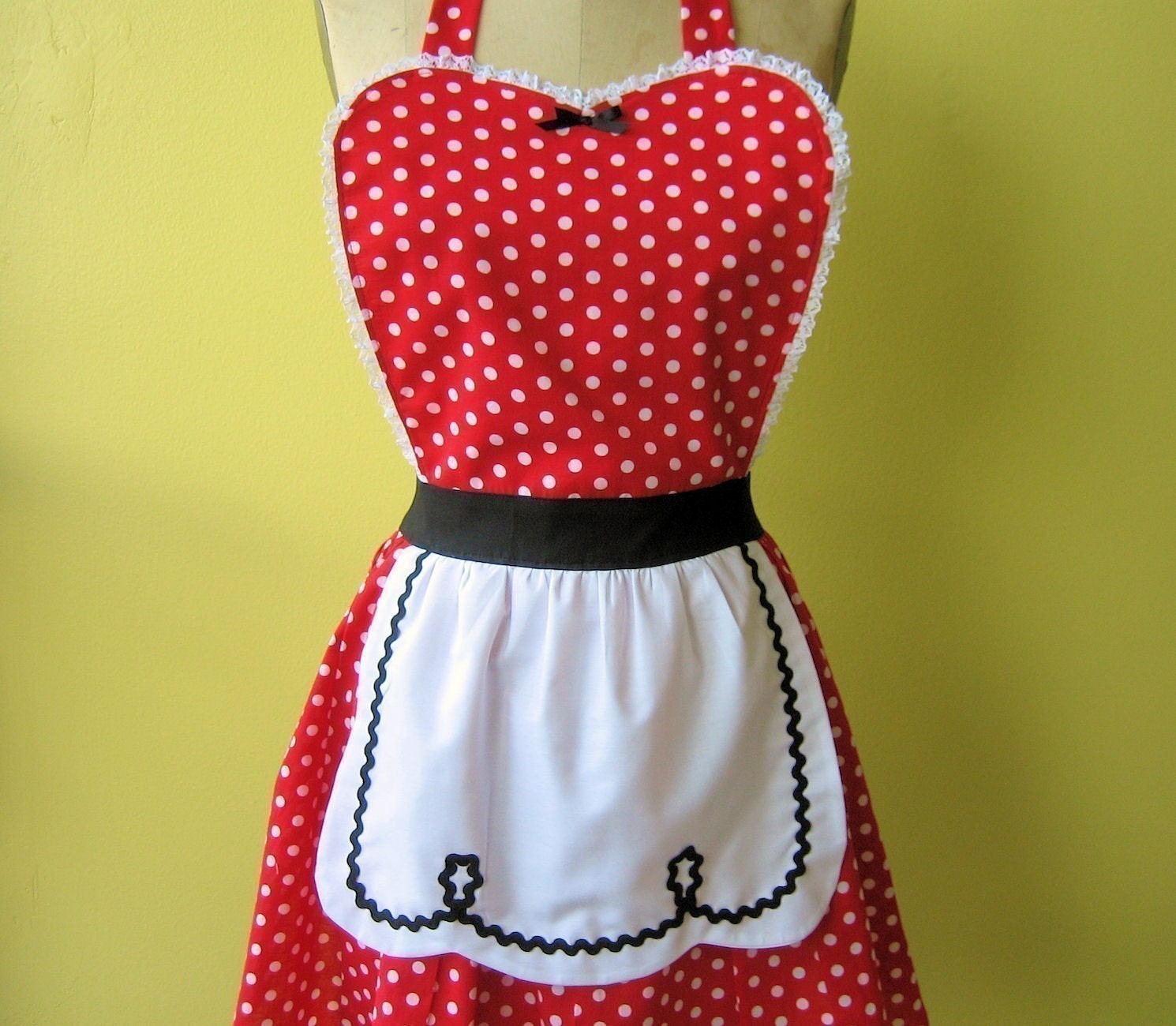 I 
LOVE LUCY ...... red polka dot retro apron hostess gift womens full 
apron
