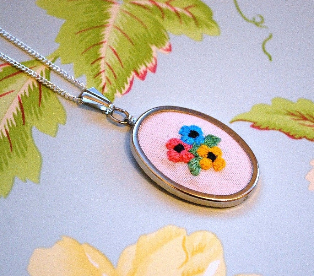 Embroidered Flower Pendant Pink Floral Necklace