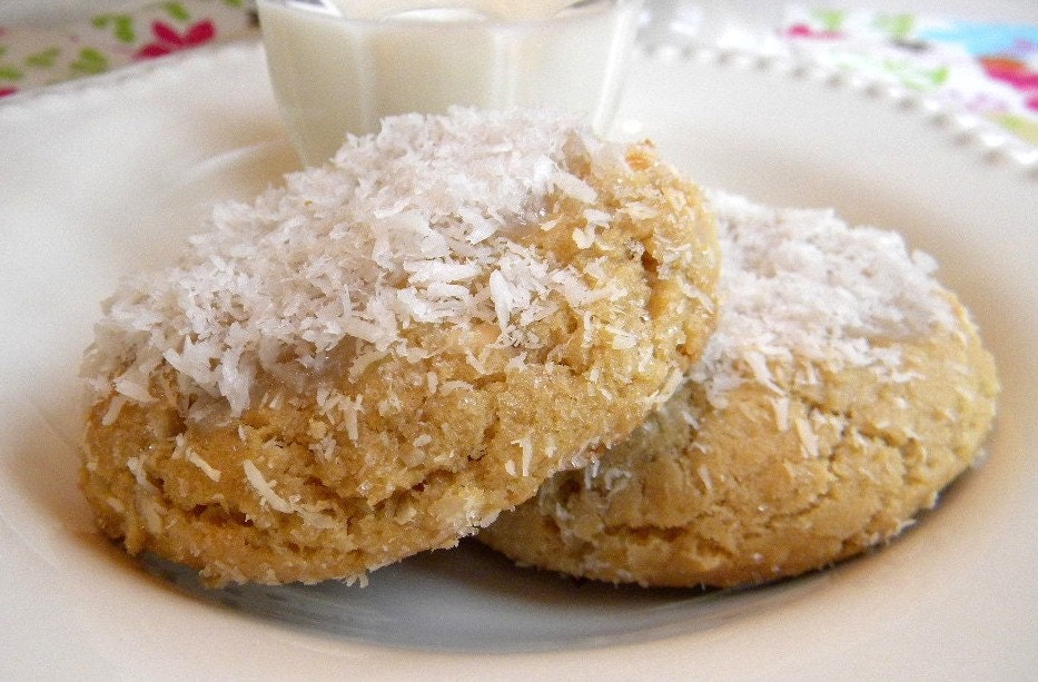 CHLOEY: 13 Gourmet Chewy Coconut Almond Sugar Cookies