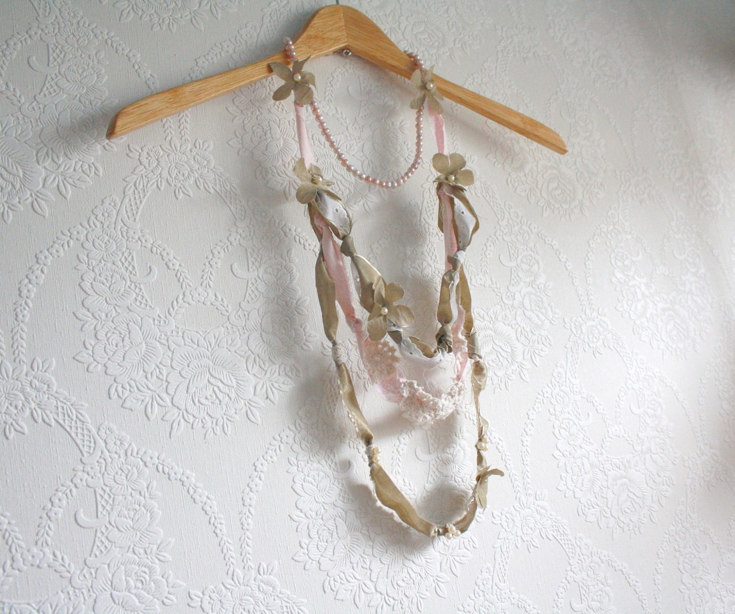 Freshwater Pearl Shabby Chic Necklace Pink Beige Flowers Lace
