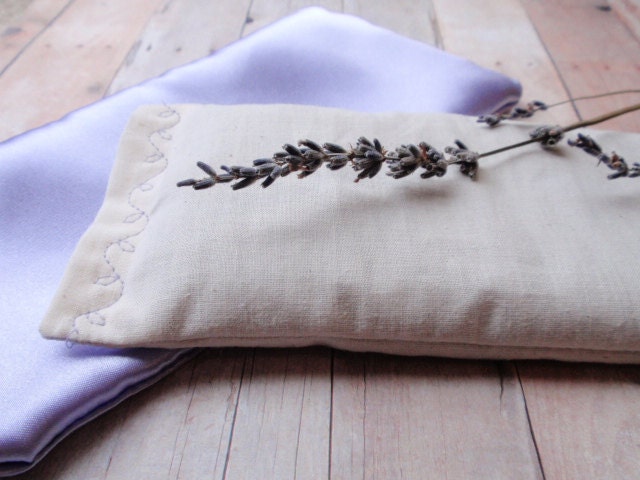 Aromatherapy Lavender Eye Pillow for Yoga, Relaxation and Insomnia