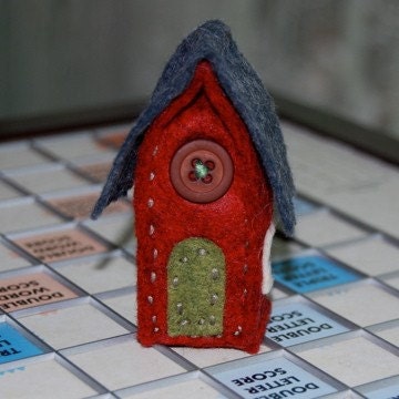 Lucyville Gustav Manor - Miniature Felt House