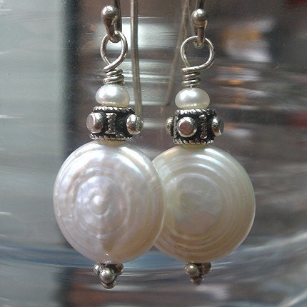 Round and Round - Freshwater Pearl Earrings