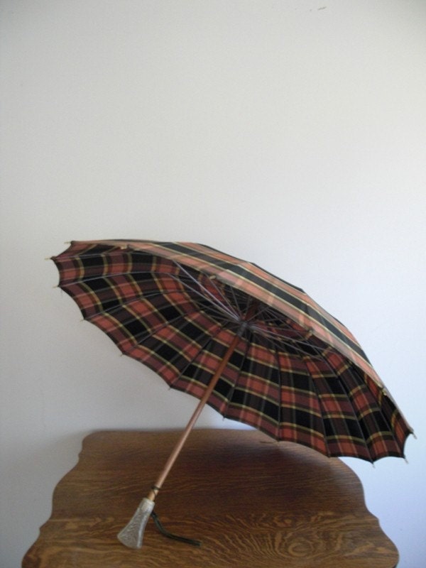 Vintage Plaid Umbrella w/ Lucite Handle in Mauve / Olive Green / Black