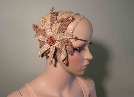 Crochet
Beige Headband - Brooch - Necklace