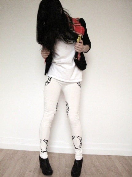 White Leggings With Print Of Olive leaf In Black