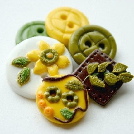 Nature's Garden  (handmade buttons set of  6)