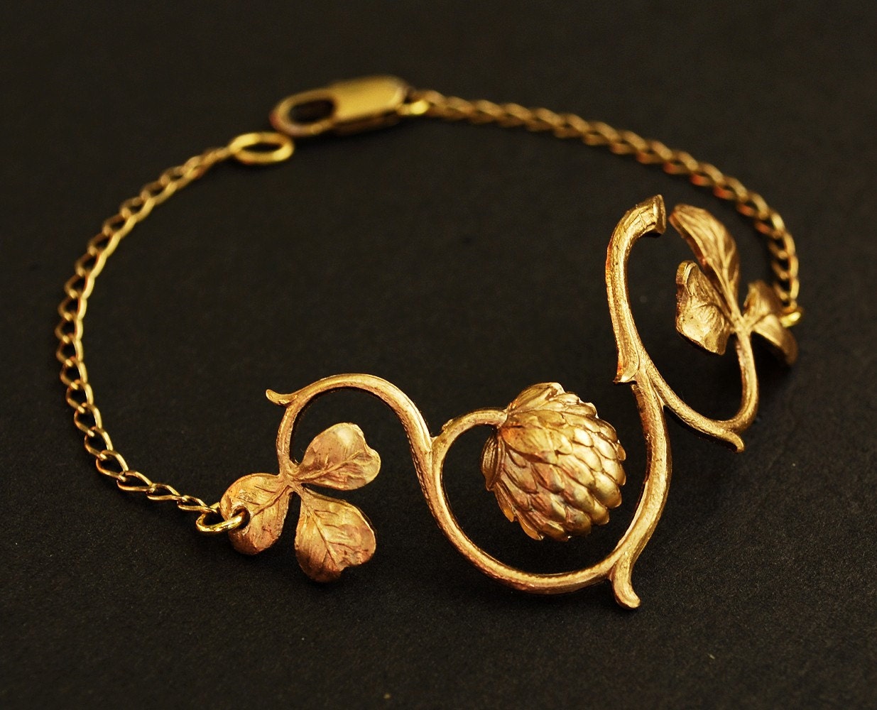 Lucky Day - clover leaf and flower bracelet