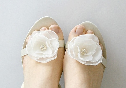 EmilliaIvory Flower's shoe clips pair by jurgitahandmade on Etsy 