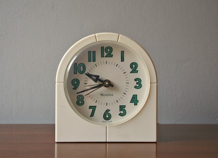 vintage  Westclox electric alarm clock