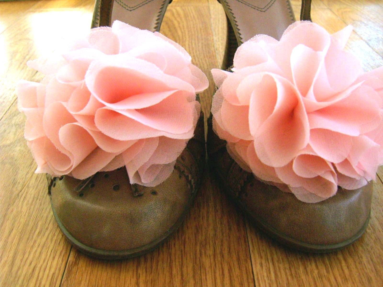 Friday Finds: Gorgeous Shoe Clips! via TheELD.com