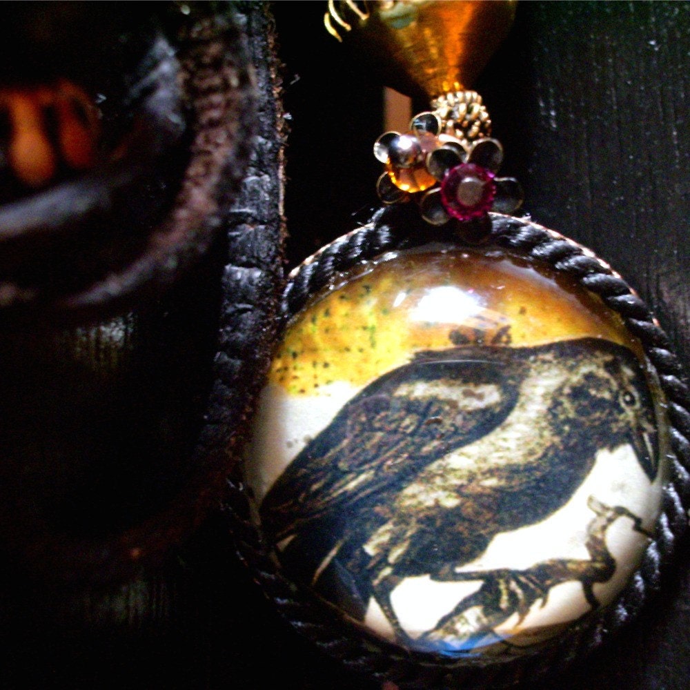 The Raven pendant necklace