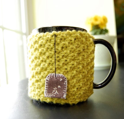 Tea Cozy - Knitted with Hanging Tea Bag
