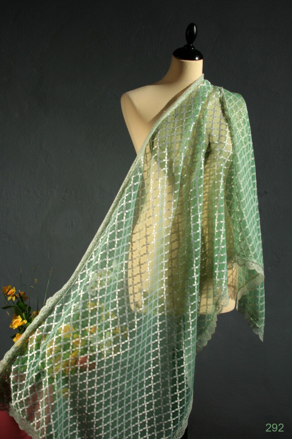Vintage 50s delicate celebration or wedding RENAISSANCE style PERIDOT GREEN extra large airy LACE scarf or WRAP with SCALLOPED edges