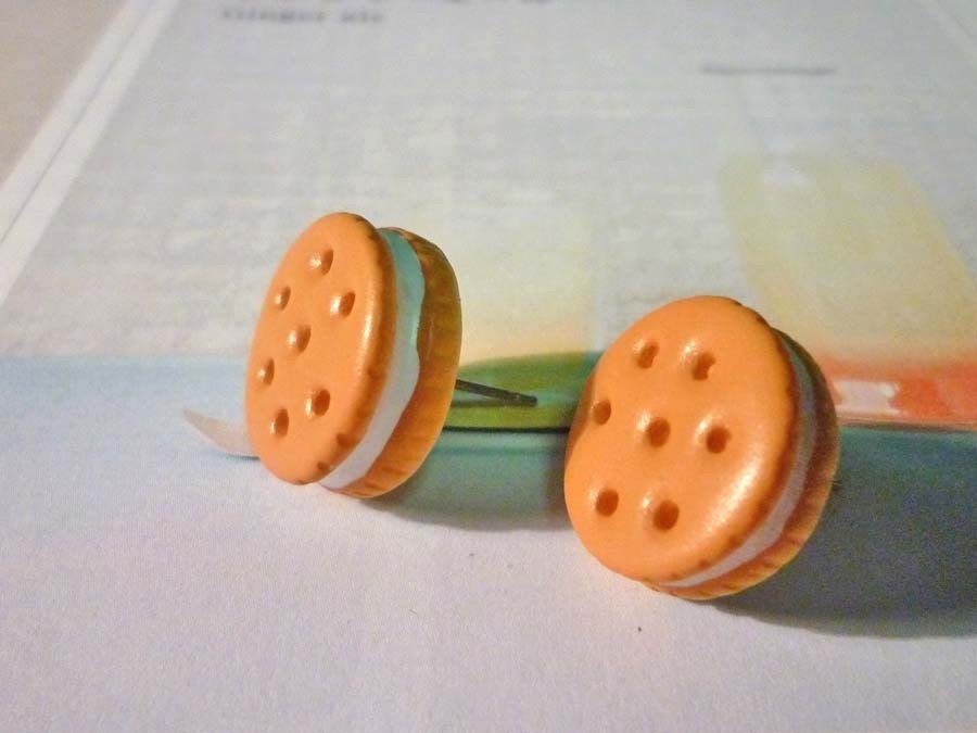 Creamy Biscuit Earrings