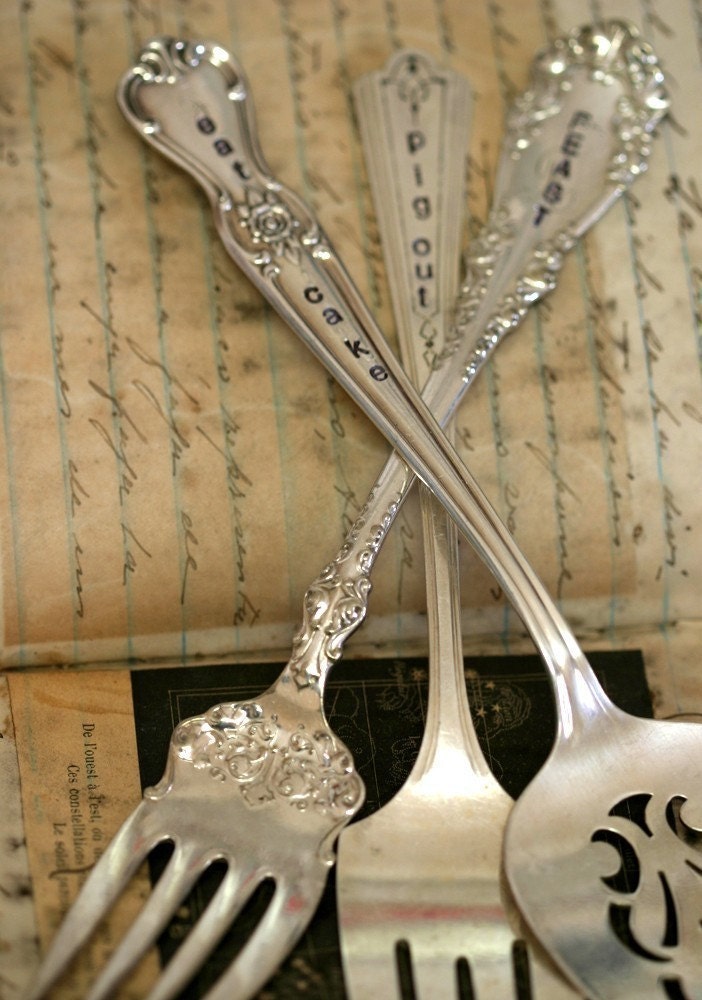 Personalized Wedding Cake Serving Fork or Cake Topper