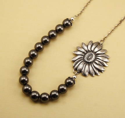 Vintage Style Sunflower Bloom Necklace - Dark Gray Pearls and Silver