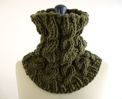Chunky Cabled Neck Wrap in Merino Blend