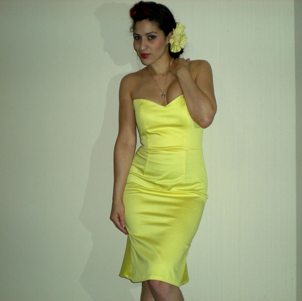 Hello DeeDee Dress -----------custom sized----- pick a color