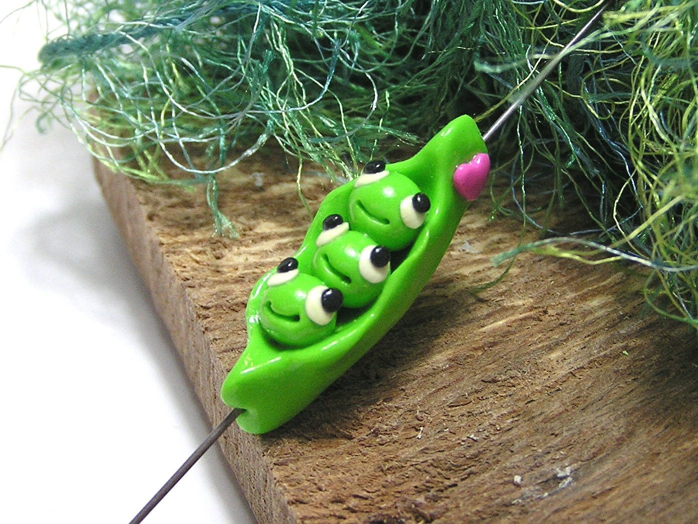 peas in pod. Three Peas in a Pod Bead by