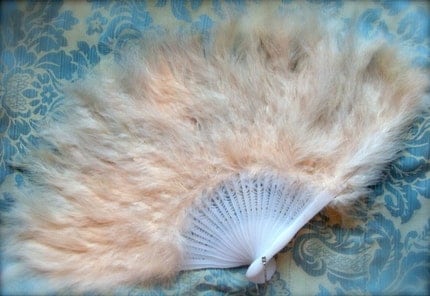 Luxurious Elegant Feather Fan