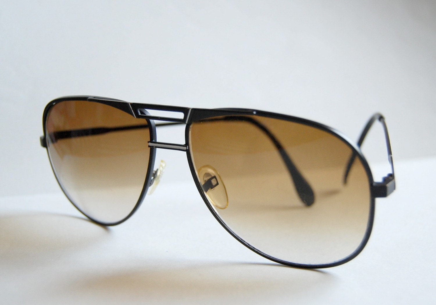 aviator sunglasses for men. Vintage aviator sunglasses
