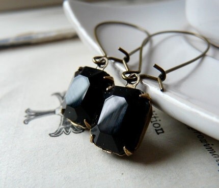 Black eyes - Vintage glass earrings