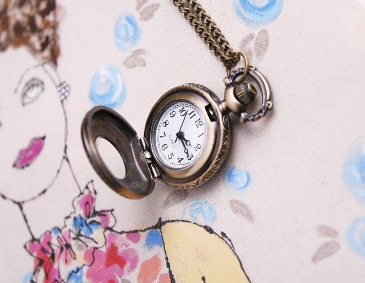 Antique design pocket watch necklace