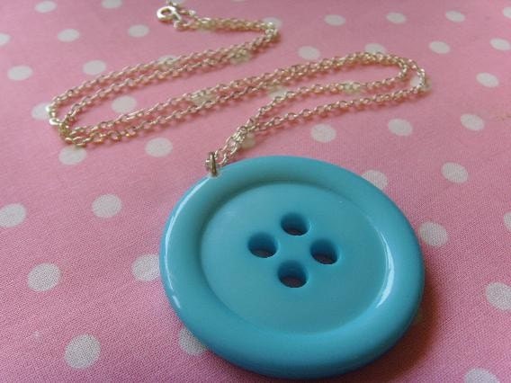 Kitsch Giant Button Necklace