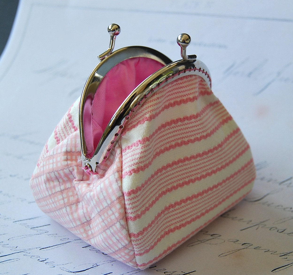 BOO! SALE Pink Me coin purse .  ribbon pink portemone