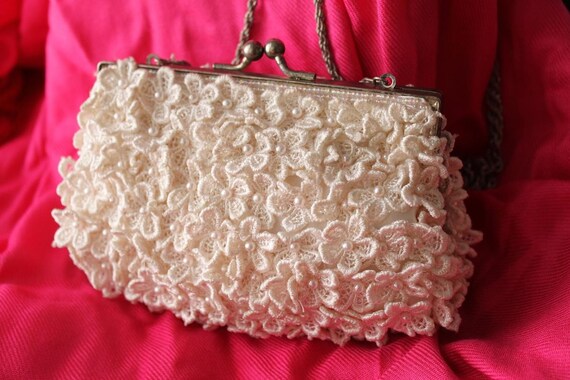 HOLIDAY MARKDOWN- Adorable Vintage Crochet Flower and Bead Clutch